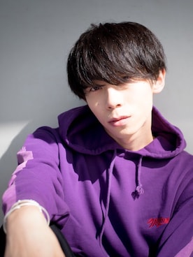「アイテム（バングル/リストバンド）」を使った、Makoto Kawabayashiさん（メンズ・175cm・20代）の秋コーディネート