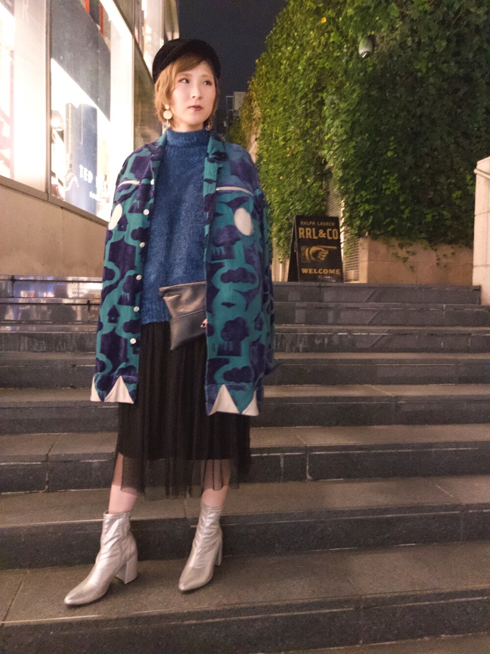 「秋冬、ニット、キャスケット、クラッチバッグ、GU、ブーツ、ブルー、黒、シルバー、ZARA」｜「POTTOのアイテム（ジャケット/アウター、ブルー系）」を使った、あいみさん（レディース・158cm）の秋コーディネートの1枚目の写真