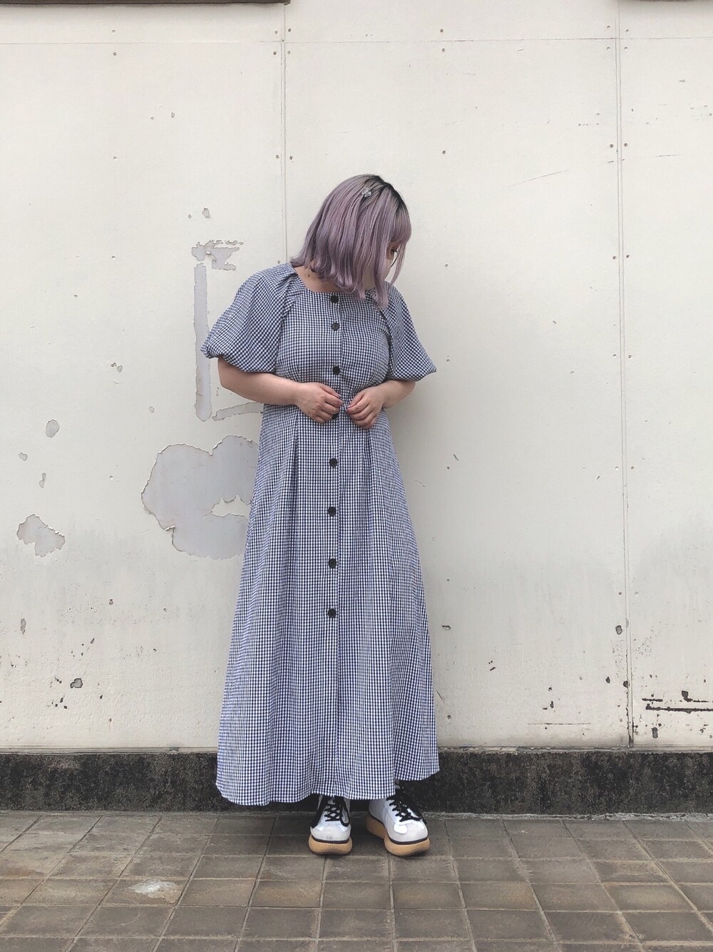 「カジュアルコーデ、シンプル、ギンガムチェック、ワンピース」｜「wclosetのアイテム（ワンピース、ブラック系）」を使った、ひめちょるさん（レディース・154cm）の春コーディネートの1枚目の写真