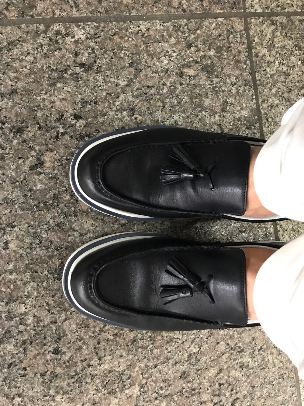 「stefanorossiのアイテム（スリッポン、ブルー系）」を使った、いち。さん（メンズ・173cm）の夏コーディネートの1枚目の写真