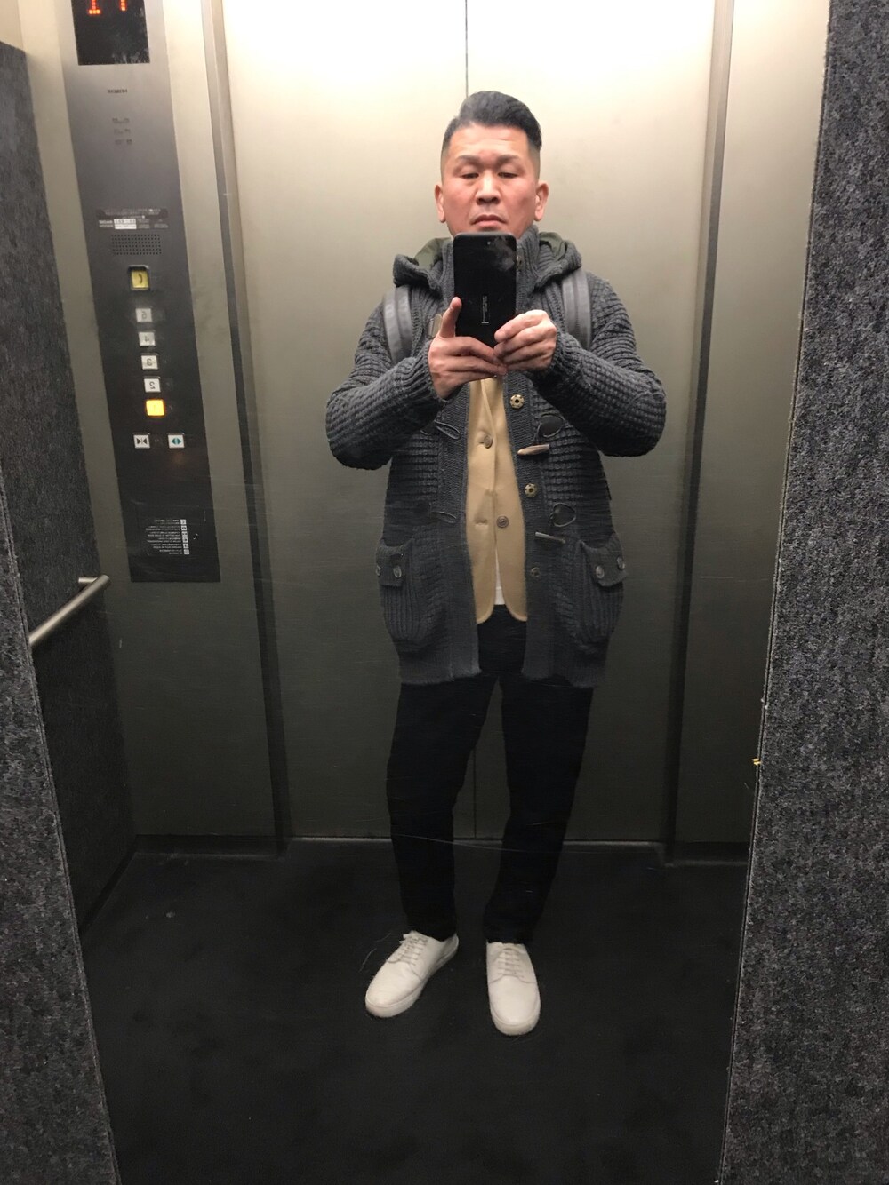 「BARKのアイテム（ダッフルコート、グレー系）」を使った、いち。さん（メンズ・173cm）の秋コーディネートの1枚目の写真