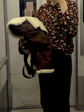 「柄シャツ」｜「アイテム（ムートンコート）」を使った、hinさん（レディース・165cm）の冬コーディネート