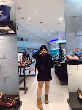 「ZARA（ザラ）のアイテム（トップス、ブラック系）」を使った、忷弟_钟w倪さんの春コーディネート