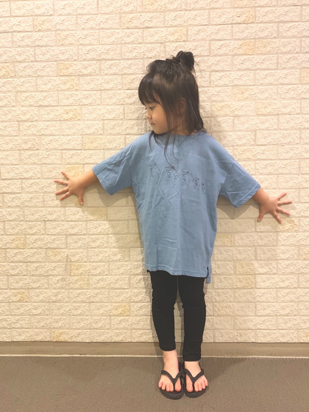 「monmimi、お祝い、誕生日、女の子コーデ、4歳」｜「monmimiのアイテム（Tシャツ/カットソー、ブルー系）」を使った、sk_0914さん（キッズ・100cm）の夏コーディネートの1枚目の写真