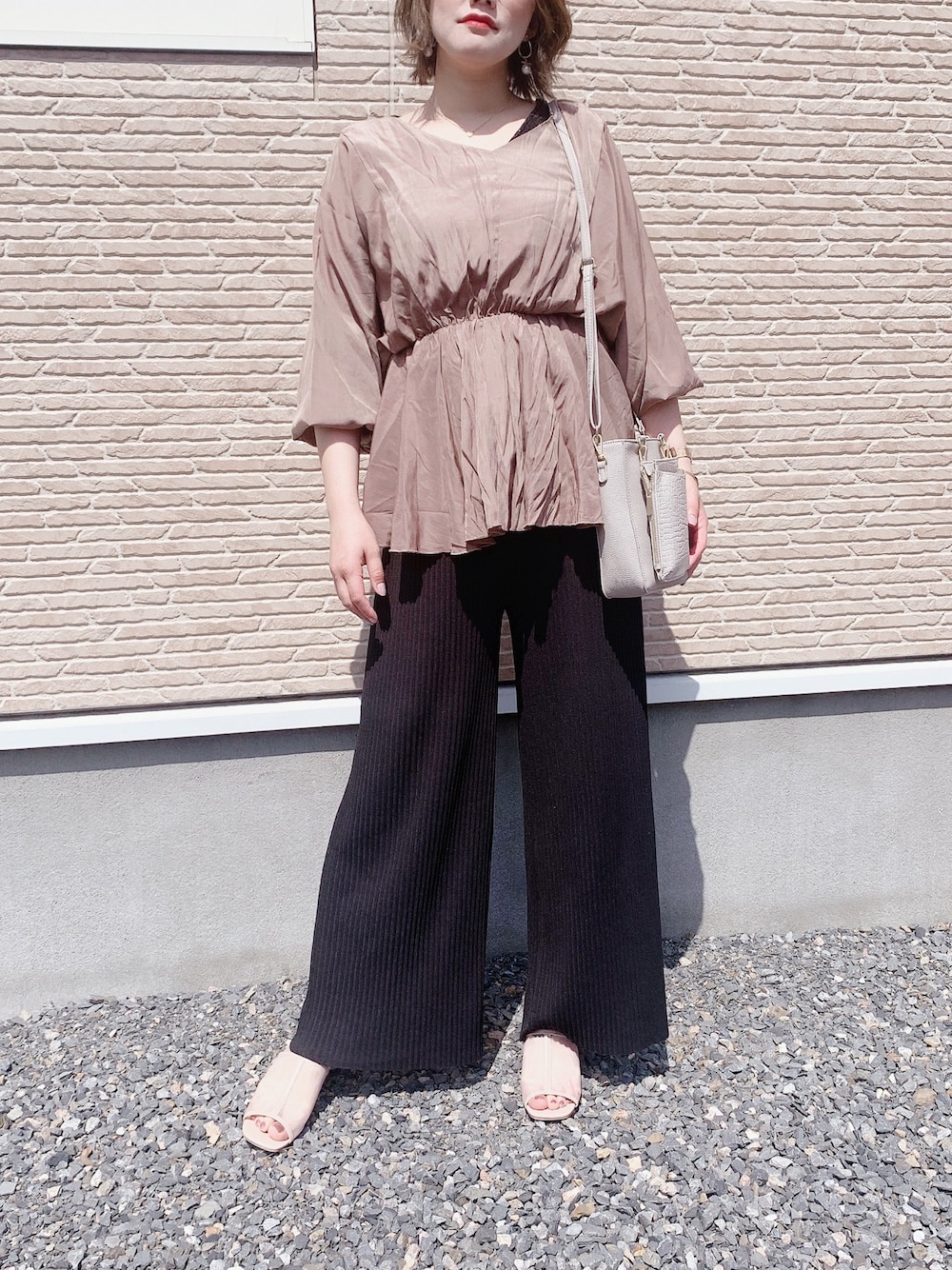 「ラクチンコーデ、おしゃれさんと繋がりたい、今日のコーデ、キレイめ、プチプラ、プチプラコーデ、いいね、save、フォローお願いします🤑、オトナ女子、休日スタイル」｜「fifthの【星玲奈レコメンド】キャンディースリーブペプラムブラウス（シャツ/ブラウス、ブラウン系）」を使った、maaa31yuoさん（レディース・156cm）の春コーディネートの1枚目の写真