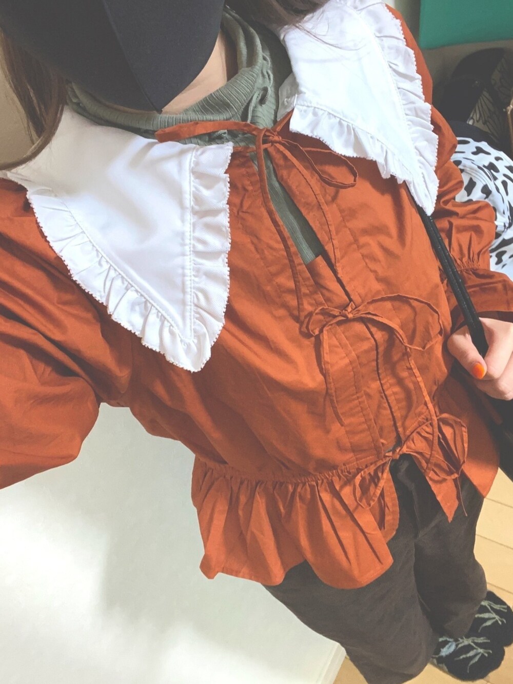 「dear sisterhoodのアイテム（シャツ/ブラウス、オレンジ系）」を使った、pch記録用さん（レディース・159cm）の冬コーディネートの1枚目の写真
