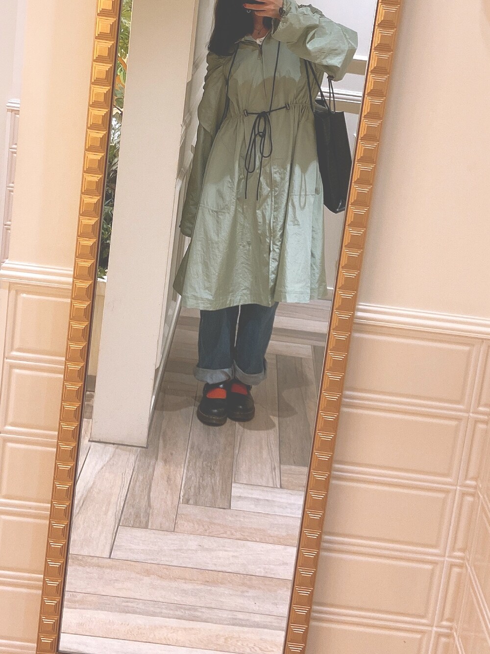 「UNIQLOのワイドフィットカーブジーンズ（デニムパンツ、ブルー系）」を使った、pch記録用さん（レディース・160cm）の春コーディネートの1枚目の写真