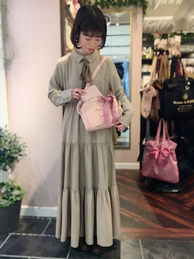 「ショルダーバッグ」｜「アイテム（財布、ピンク系）」を使った、りりさん（レディース・147cm）の冬コーディネート