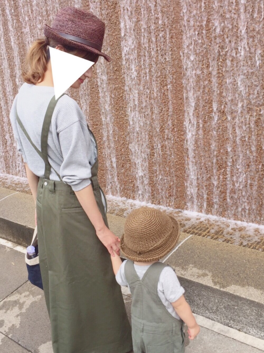 「親子コーデ、リンクコーデ、男の子、男の子コーデ、キッズコーデ、キッズファッション、おとこのこ、2歳」｜「Dickiesの【Dickies(ディッキーズ)×BAYFLOW】ジャンスカ　17SS（ワンピース、グリーン系）」を使った、kun☆さん（キッズ・80cm）の夏コーディネートの1枚目の写真