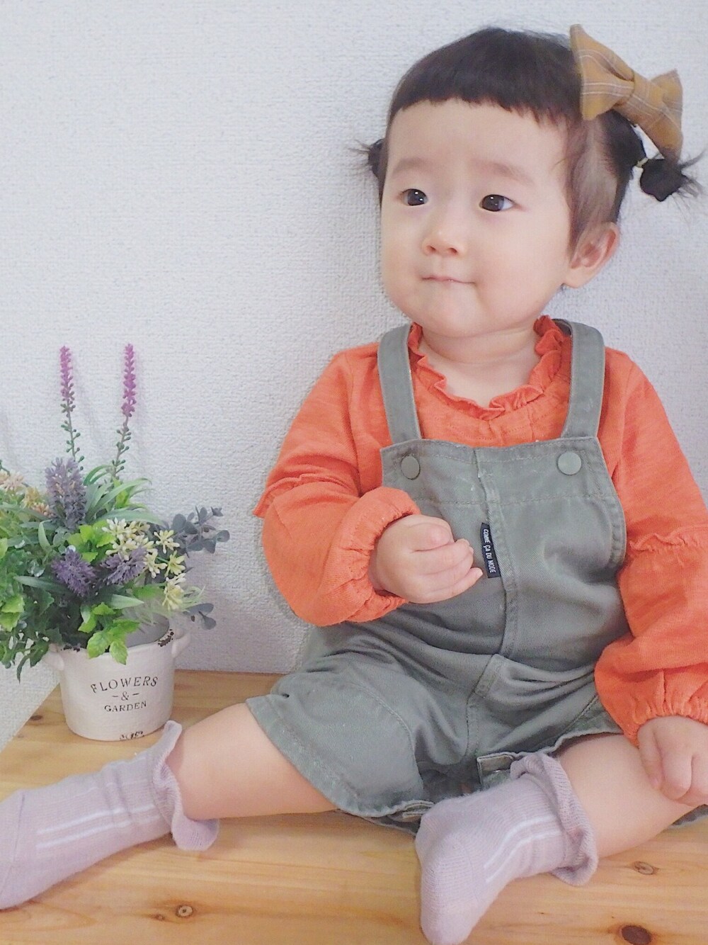 「秋のコーデ、ベビーコーデ、ベビー、キッズコーデ、女の子コーデ」｜「西松屋のアイテム（トップス、オレンジ系）」を使った、mafuさん（キッズ・70cm）の秋コーディネートの1枚目の写真