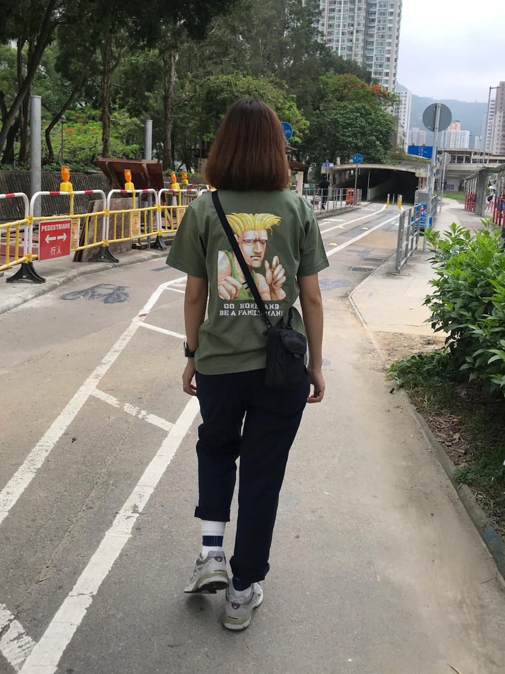「ootd、夏、UT、casual、New Balance、足元くら部、休日スタイル、休日」｜「UNIQLOのザ・ゲーム バイ ストリートファイター UT（半袖）（Tシャツ/カットソー、グリーン系）」を使った、Yuko Tsyさん（レディース・163cm）の春コーディネートの1枚目の写真