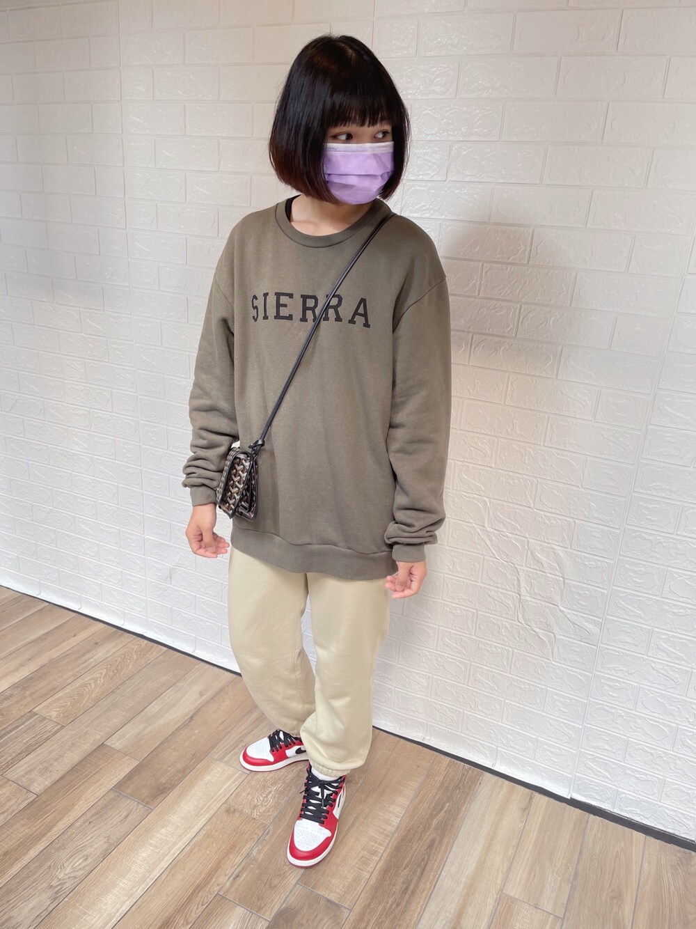「UNIQLO U、ootd、休日スタイル、休日コーデ、jordan1、aj1、aj1chicago、AIR JORDAN、休日、casual」｜「WTAPSのアイテム（トップス、グリーン系）」を使った、Yuko Tsyさん（レディース・163cm）の春コーディネートの1枚目の写真