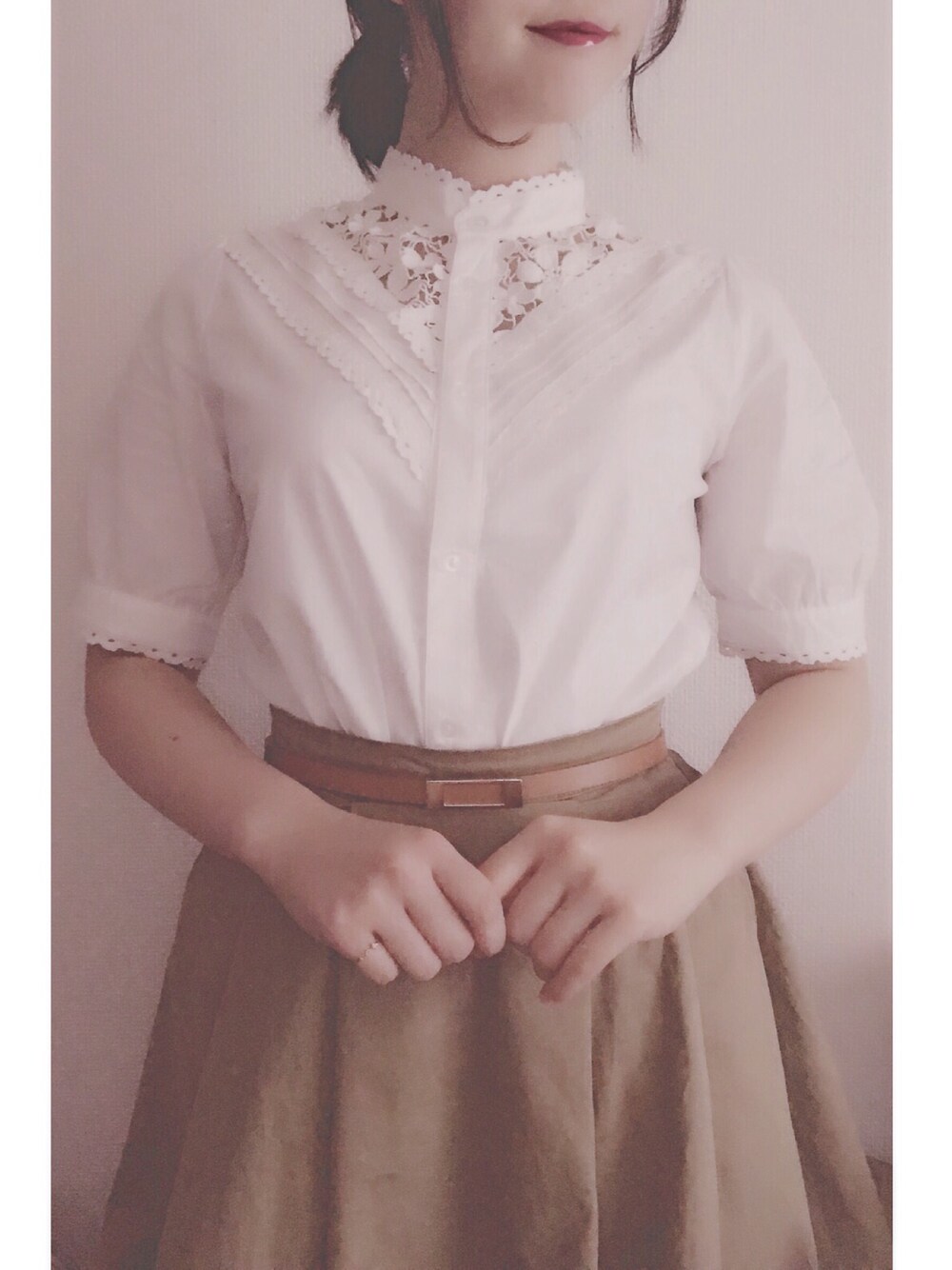「fint、Fi.n.t、GU、merlot、レース、レースブラウス、ブラウス、白、チノスカート、おしゃれさんと繋がりたい」｜「F i.n.tのアイテム（シャツ/ブラウス、ホワイト系）」を使った、みっけすとさん（レディース・167cm）の秋コーディネートの1枚目の写真