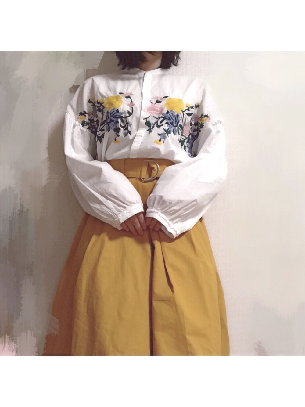 「ZARA、RETRO GIRL、プチプラ、マスタード、イエロー、黄色、スカート、フレアスカート、刺繍、ブラウス」｜「ZARAのアイテム（シャツ/ブラウス、ホワイト系）」を使った、みっけすとさん（レディース・165cm）の秋コーディネートの1枚目の写真