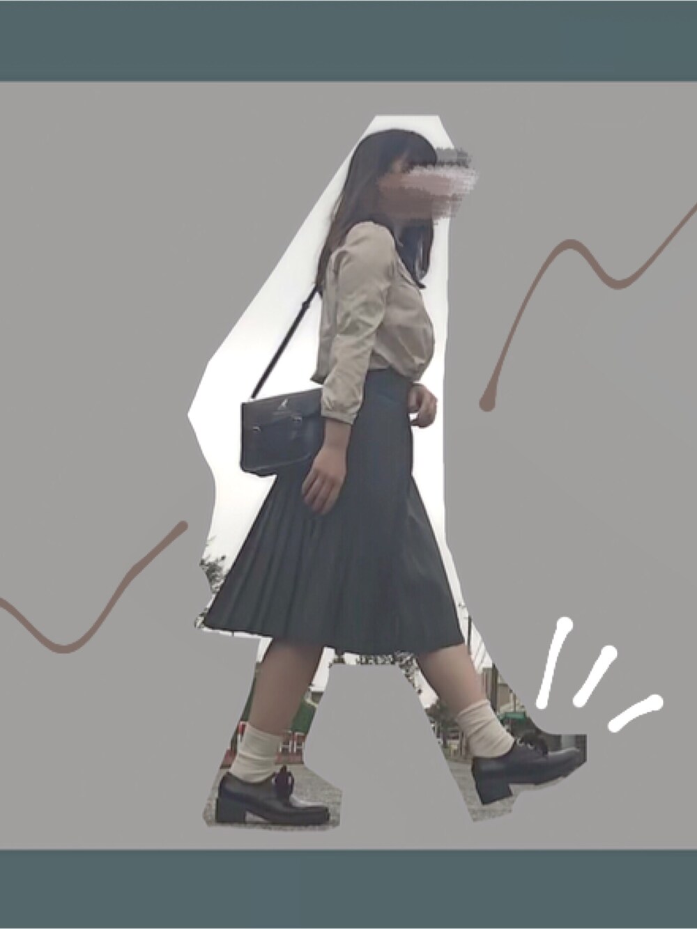 「プリーツスカート、フリルブラウス、ブラウス、グリーンスカート、オックスフォードシューズ、Techichi、E hyphen world gallary、テチチ(Te chichi)、秋服」｜「Te chichiのマットサテンフリルブラウス（シャツ/ブラウス、ホワイト系）」を使った、みっけすとさん（レディース・165cm）の秋コーディネートの1枚目の写真