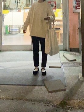 「ZOZO（ゾゾ）のスリムテーパードデニムパンツ［WOMEN］（デニムパンツ）」を使った、しおりさん（レディース・153cm）の春コーディネート