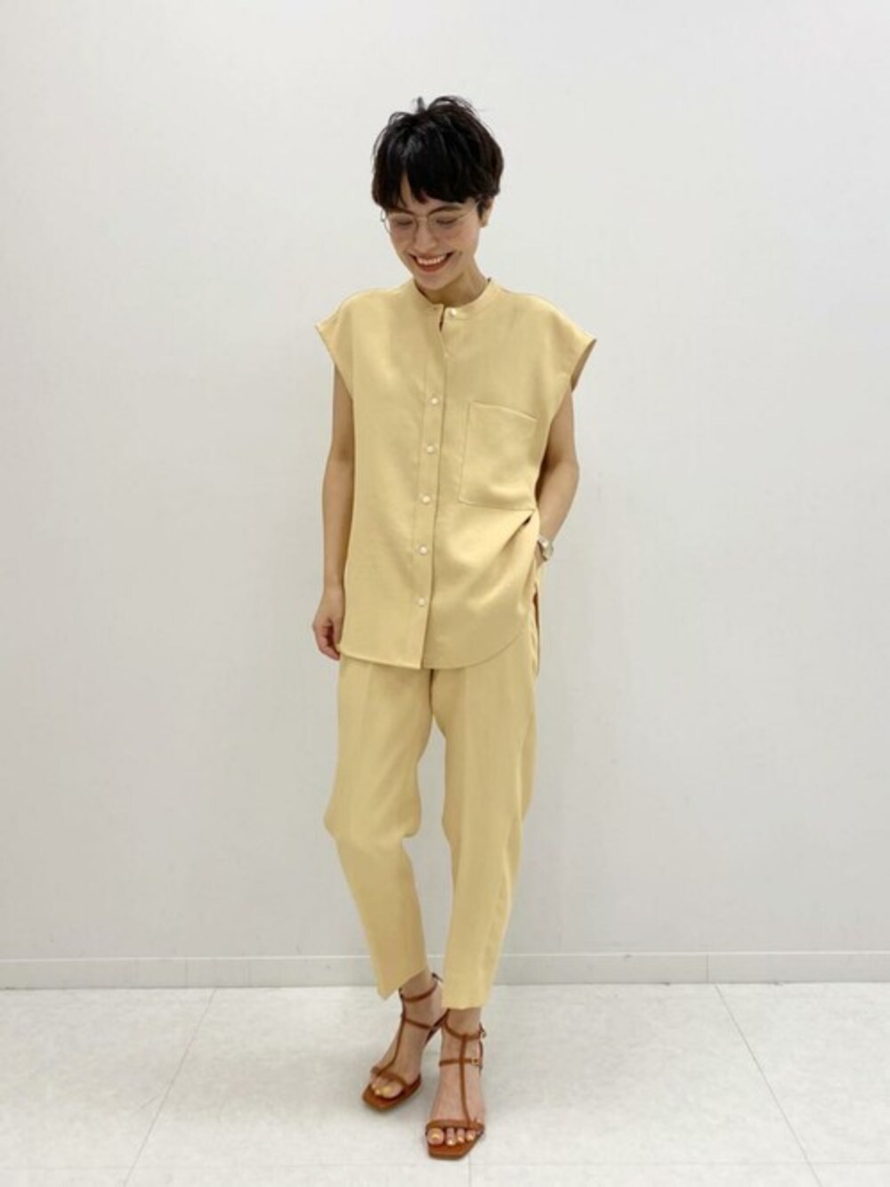 「パンツ、セットアップ、シャツ、イエロー、サンダル、スピック＆スパン、Spick & Span(Spick & Span)、2020ss」｜「Spick & SpanのPeスパンツイルシャツ◆（シャツ/ブラウス、イエロー系）」を使った、Press marieさん（レディース・154cm）の春コーディネートの1枚目の写真
