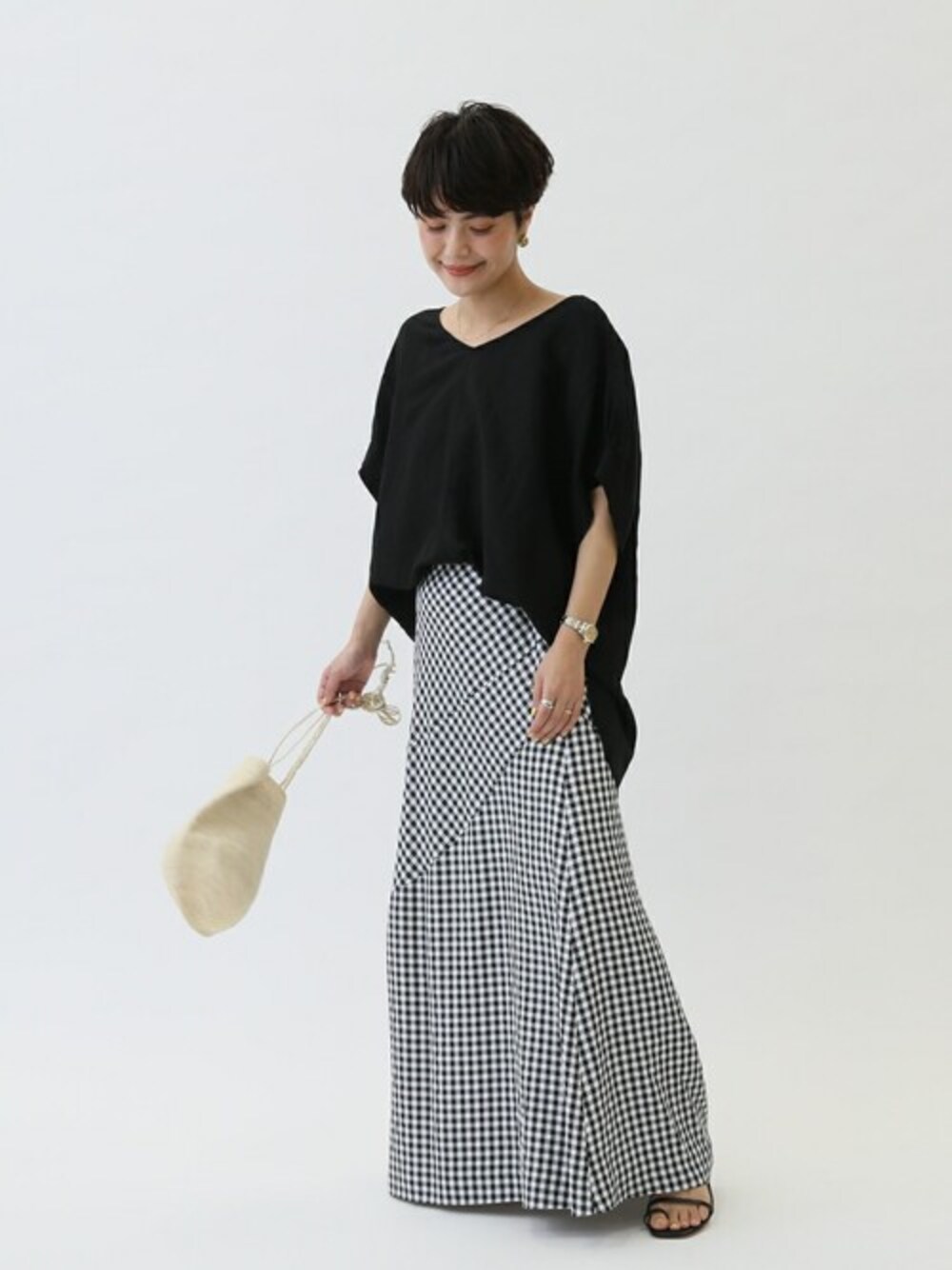 「ブラウス、スカート、ブラック、ギンガムチェック、スピック＆スパン、Spick & Span(Spick & Span)、2020ss」｜「Spick & Spanのリネンレーヨンギャザースリーブブラウス◆（シャツ/ブラウス、ブラック系）」を使った、Press marieさん（レディース・154cm）の夏コーディネートの1枚目の写真