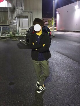 「3色コーデ」｜「アイテム（ナイロンジャケット）」を使った、なおやさん（メンズ・171cm）の秋コーディネート