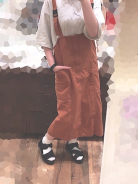 「w closet」｜「アイテム（ジャンパースカート）」を使った、あおいさん（レディース・159cm）の秋コーディネート