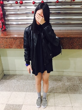 「アイテム（腕時計、パープル系）」を使った、May Zhuさん（レディース・161cm）の冬コーディネート