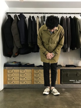 「アイテム（ステンカラーコート）」を使った、JIMAさん（メンズ・170cm）の春コーディネート