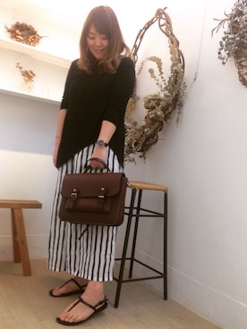 腳翠娜さんのコーディネート