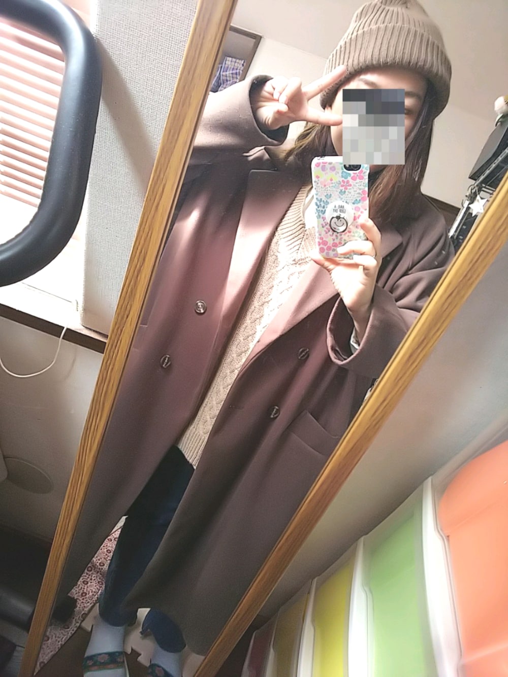 「大きいサイズ、しまむら、ぽっちゃり、ブラウン色に染まれ」｜「HOTPINGのアイテム（パンツ、ブルー系）」を使った、もーちゃんさん（レディース・157cm）の冬コーディネートの1枚目の写真