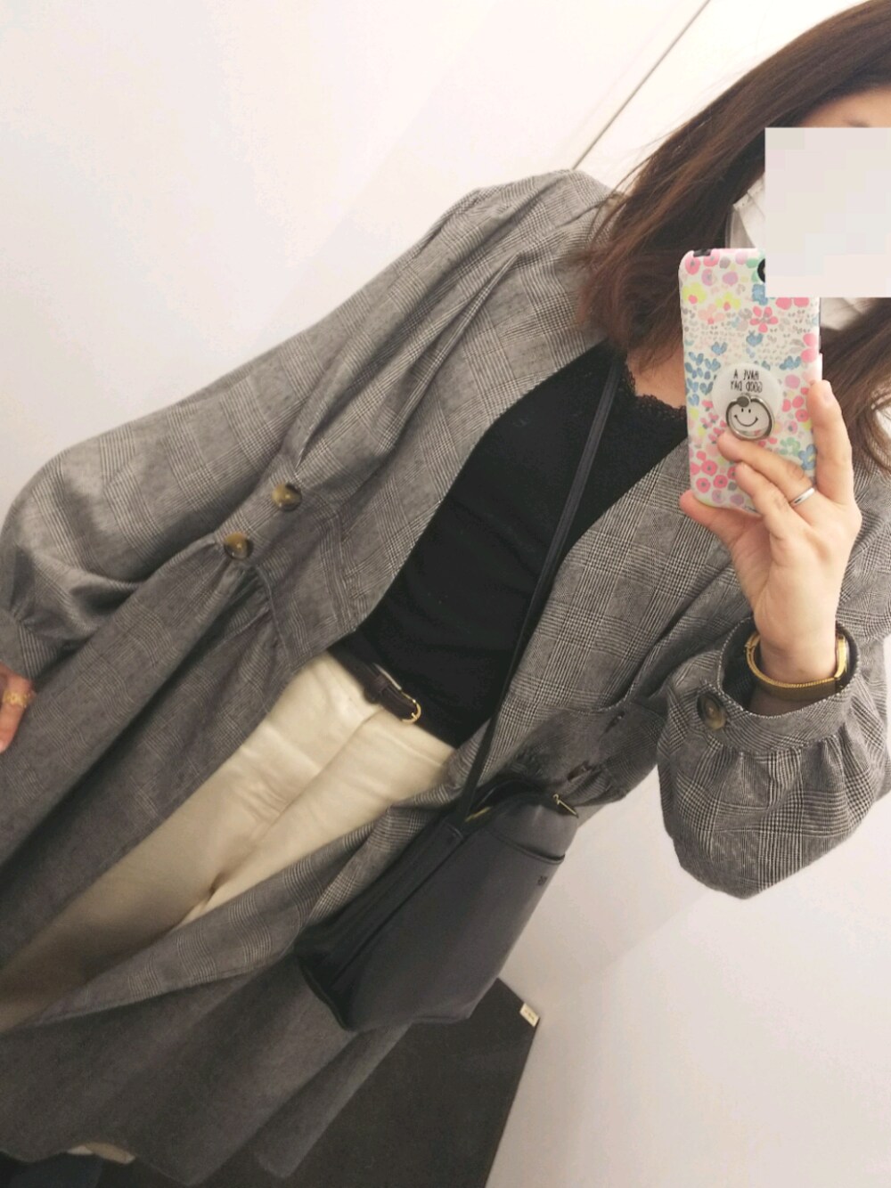 「大きいサイズ、アベイル、しまむら、ぽっちゃり」｜「しまむらのアイテム（パンツ、ホワイト系）」を使った、もーちゃんさん（レディース・157cm）の春コーディネートの1枚目の写真