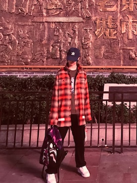 「BAPESTA（ベイプスタ）のアイテム」を使った、裡伽隽さん（メンズ・180cm）の夏コーディネート