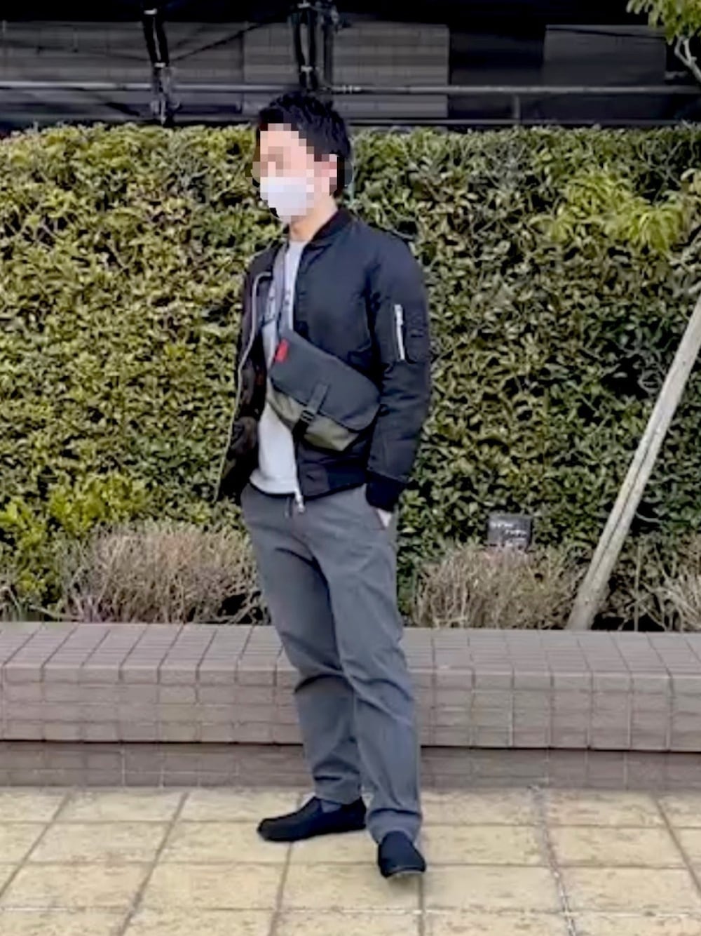 「デート、休日スタイル、UGG、journal standard、MA1、トレーナー、低身長」｜「UGGのUGG ASCOT（スリッポン、ブラック系）」を使った、たこmaxさん（メンズ・169cm）の冬コーディネートの1枚目の写真