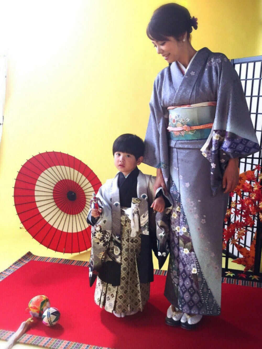 「七五三、着物、和装、3歳、息子、おやこーで。、リンクコーデ、袴、男の子、おとこのこ」｜「３歳記念のアイテム（その他、その他）」を使った、retronさん（キッズ・90cm）の秋コーディネートの1枚目の写真