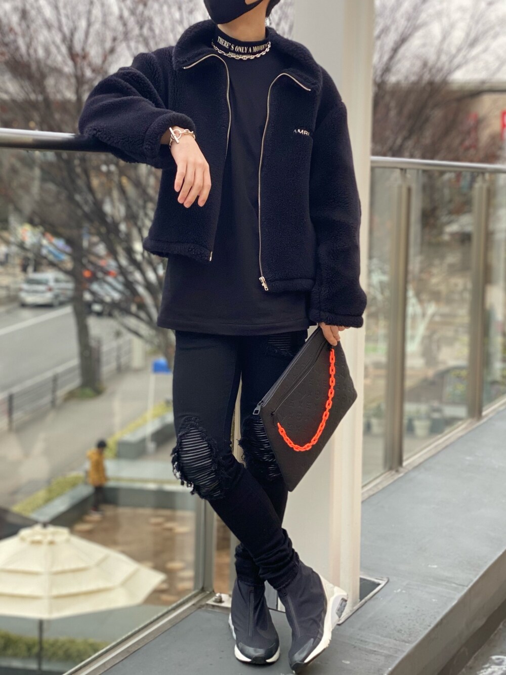 「黒、大人コーデ、冬コーデ、黒コーデ、休日スタイル、ワントーンコーデ、AMBUSH、HERMES、いいね、save、フォローお願いします🤑、おしゃれさんと繋がりたい」｜「AMBUSHのアイテム（ジャケット/アウター、ブラック系）」を使った、Ｋ🅰ＺＵさん（メンズ・172cm）の冬コーディネートの1枚目の写真