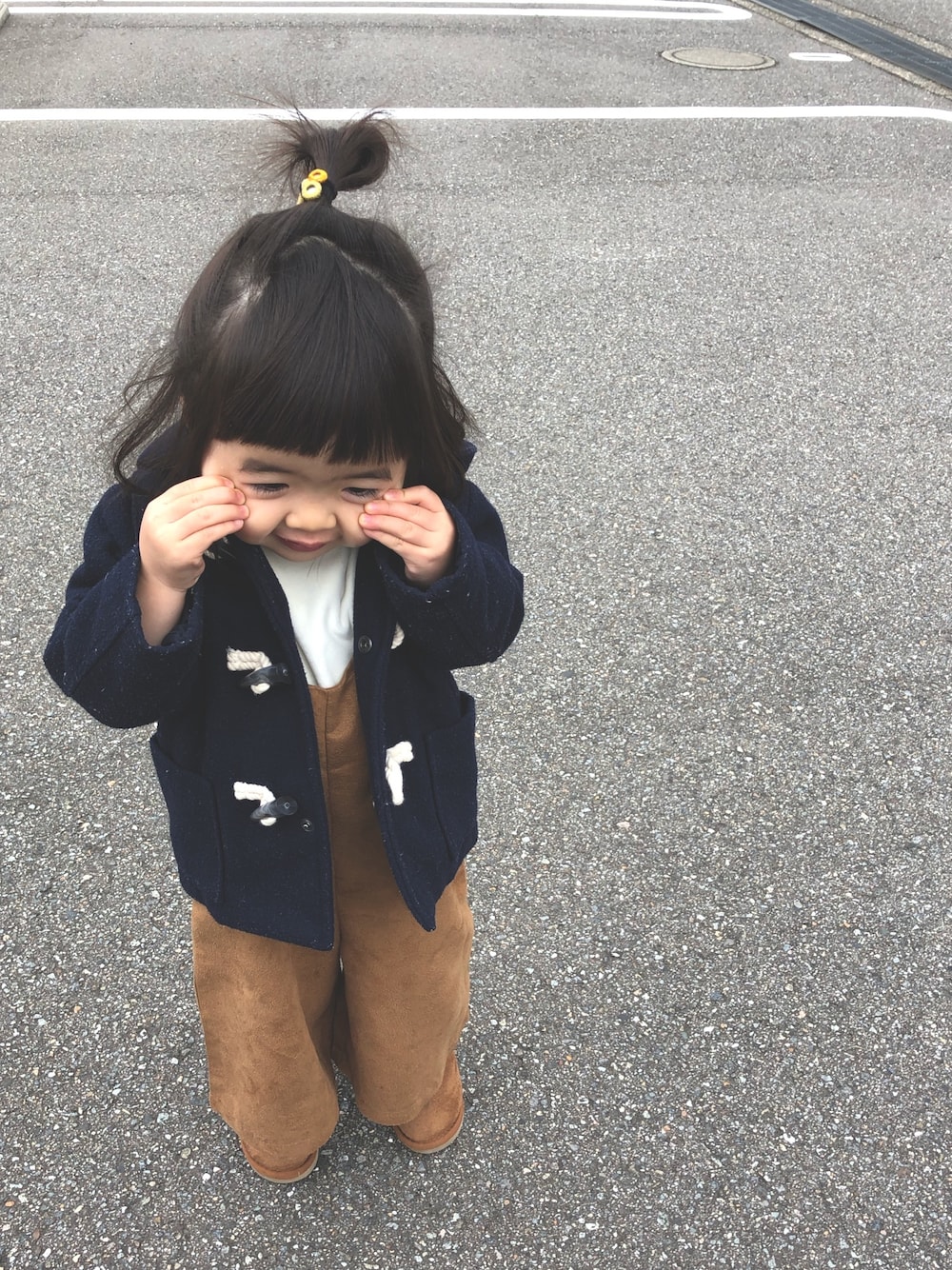 「babyGAPのアイテム（ダッフルコート、ブルー系）」を使った、kiiyuduさん（キッズ・80cm）の冬コーディネートの1枚目の写真