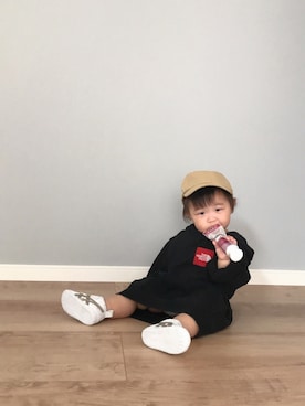 「ASICS（アシックス）のasics アシックス ファブレファーストSL3 (12-135) TUF123 0195 ホワイト/CPGL（スニーカー）」を使った、tickthさん（キッズ・70cm）の秋コーディネート