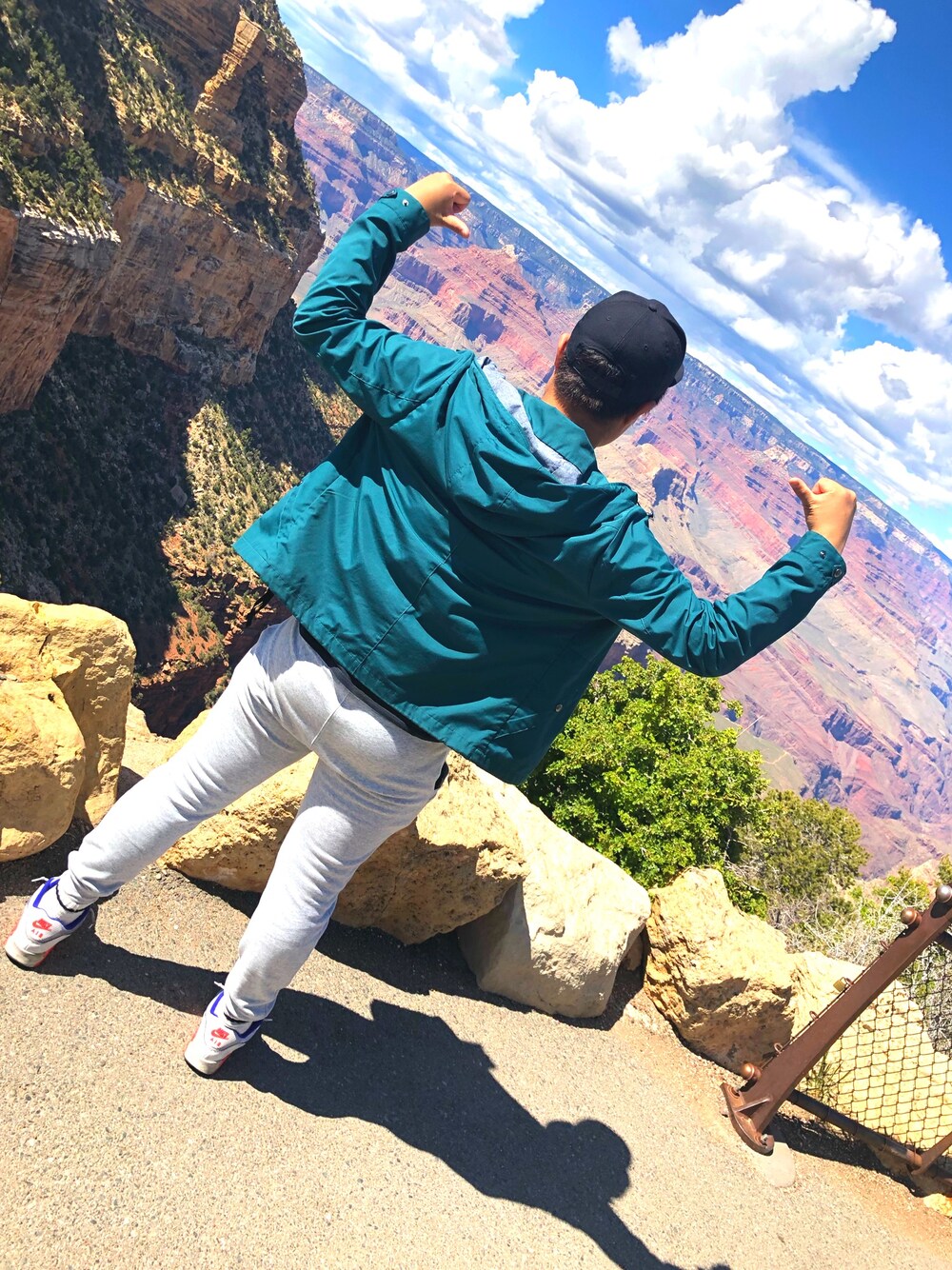 「シンプル、おしゃれさんと繋がりたい、スウェット、NIKE、NIKE AIR MAX、Polo Ralph Lauren、Grand Canyon」｜「NIKEのアイテム（ナイロンジャケット、その他）」を使った、shoutaさん（メンズ・176cm）の夏コーディネートの1枚目の写真
