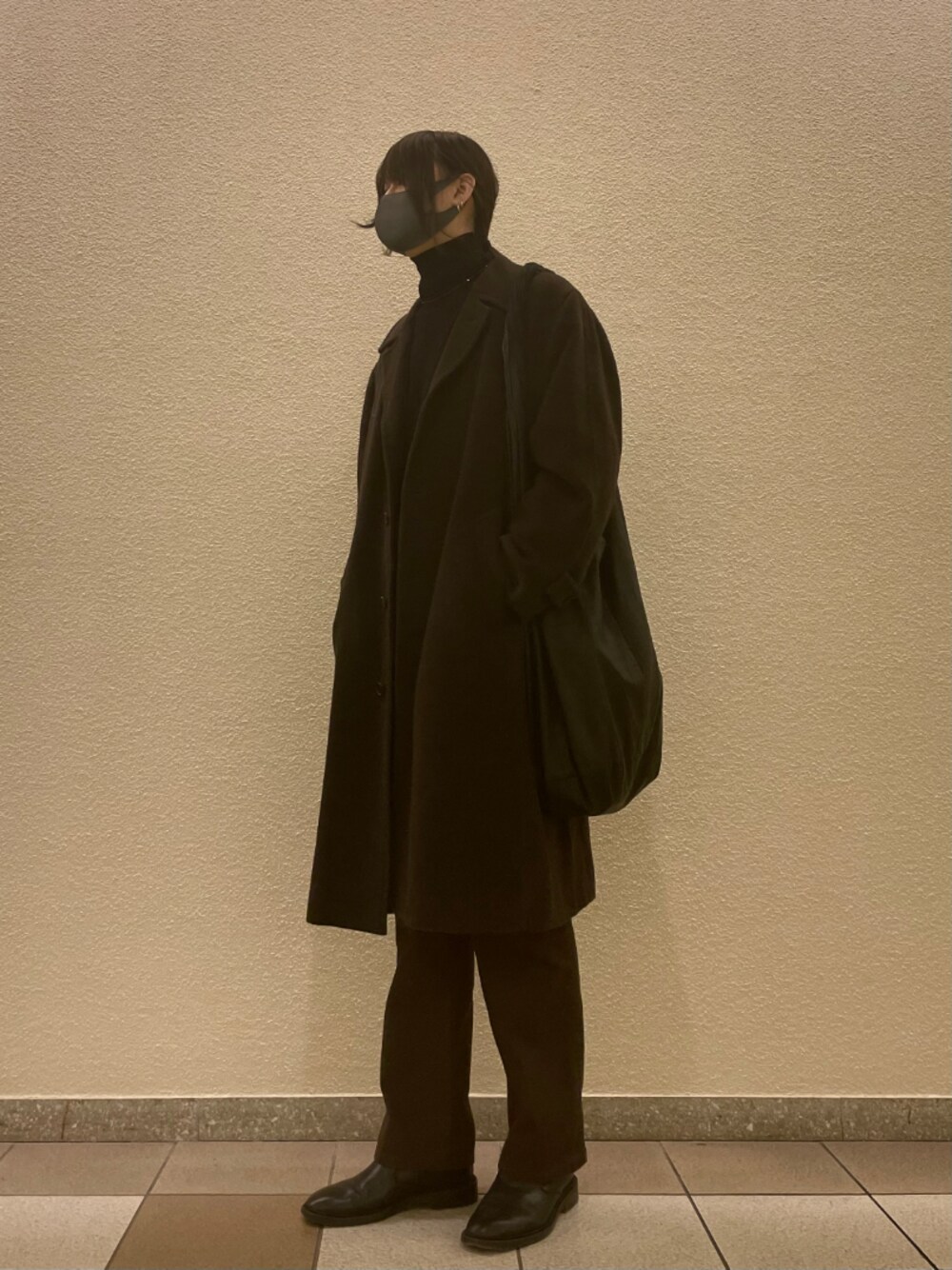 「sonia rykiel、COMME des GARCONS、COMME des GARCONS HOMME、JULIUS、Martin Margiela、Maison Margiela、Maison Martin Margiela、TOMWOOD、ブラウン、ブラック」｜「JULIUSのアイテム（バッグ、ブラック系）」を使った、こうすけ。さん（メンズ・184cm）の冬コーディネートの1枚目の写真