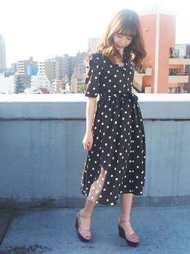 ドットロングワンピースを使ったショップスタッフのレディース人気ファッションコーディネート Wear
