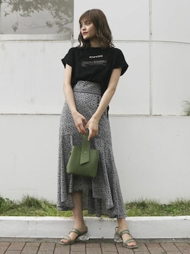 「アイテム（Tシャツ/カットソー、ブラック系）」を使った、dazzlin SHOP STAFFさん（レディース・162cm）の夏コーディネート