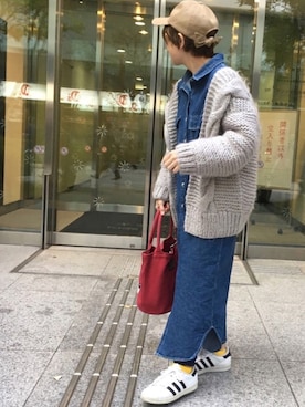 「アイテム（トートバッグ、レッド系）」を使った、るみっぺさん（レディース・150cm）の春コーディネート