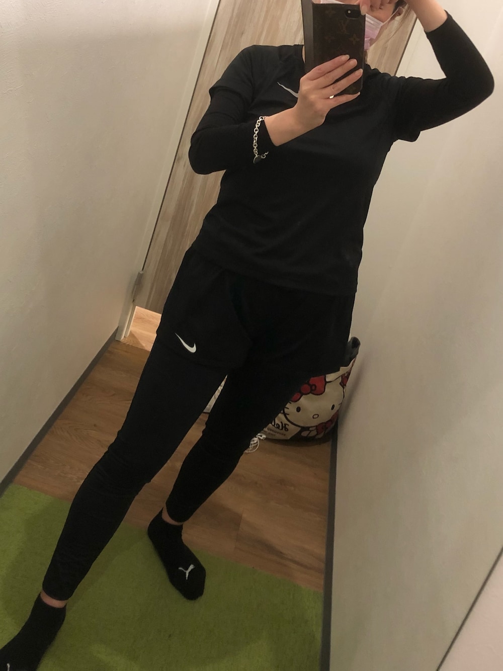 「ジム、ジムスタイル」｜「NIKEのナイキ  NIKE ウィメンズ DRI-FIT レッグ クルー Tシャツ（Tシャツ/カットソー、ブラック系）」を使った、♡kuni♡さん（レディース・157cm）の春コーディネートの1枚目の写真