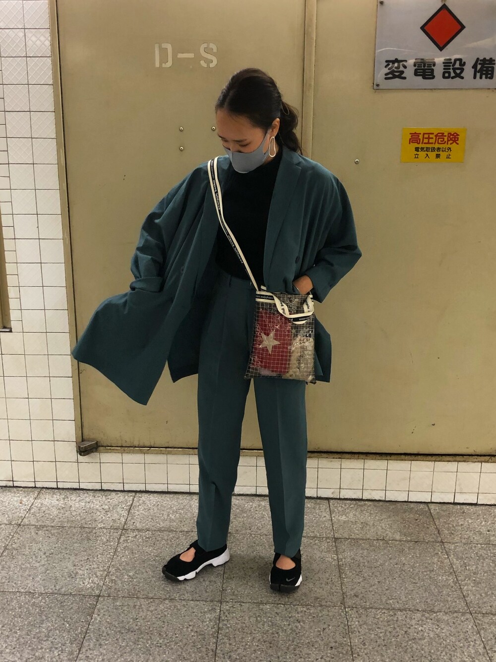 「秋服準備はじめました、リラックススタイル、セットアップ、エアリフト、クリアバッグ、stylemixer、スタミキ、beautiful people」｜「stylemixerのアイテム（テーラードジャケット、ブルー系）」を使った、Nonoさん（レディース・168cm）の秋コーディネートの1枚目の写真