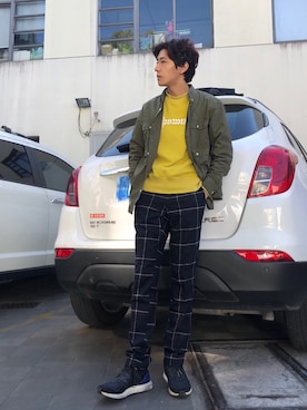 「日系极简」｜「アイテム（スウェット）」を使った、woosung_dさん（メンズ・175cm）の秋コーディネート