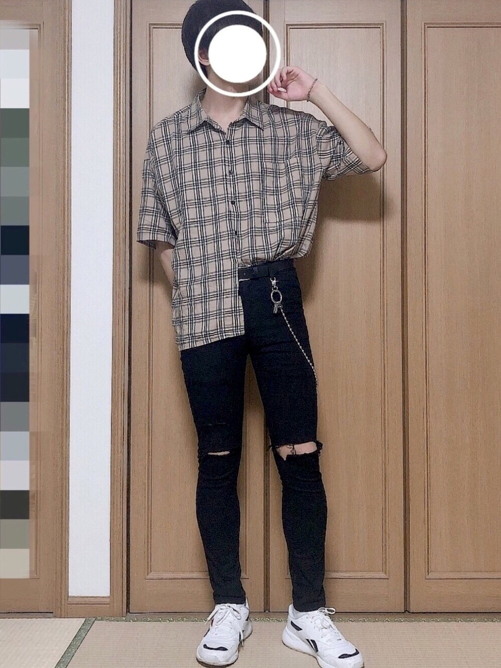 「韓国風コーデ、ootd、おしゃれさんと繋がりたい、黒スキニー、ダメージスキニー、半袖シャツ、reebok、タックイン、シルバーアクセサリー、プチプラ」｜「kutirのウルトラルーズ半袖シャツ（シャツ/ブラウス、ベージュ系）」を使った、Ryoさん（メンズ・187cm）の夏コーディネートの1枚目の写真