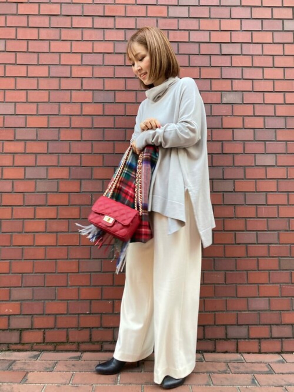 Liesse（リエス）の「オフタートルネックワイドプルオーバー