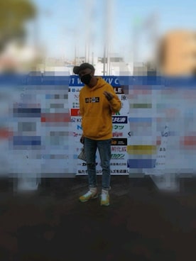 「CHUMS（チャムス）のアイテム（財布/小物）」を使った、MASASHI from RIOTさん（メンズ・176cm）の冬コーディネート