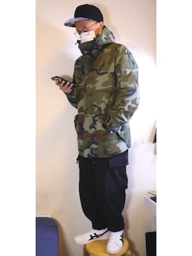 「oversize」｜「アイテム（マウンテンパーカー）」を使った、NIXONさん（メンズ・168cm）の冬コーディネート