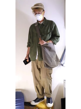 「MYSTERY RANCH（ミステリーランチ）のMYSTERYRANCH ミステリーランチ ビンドル（ショルダーバッグ）」を使った、NIXONさん（メンズ・168cm）の春コーディネート