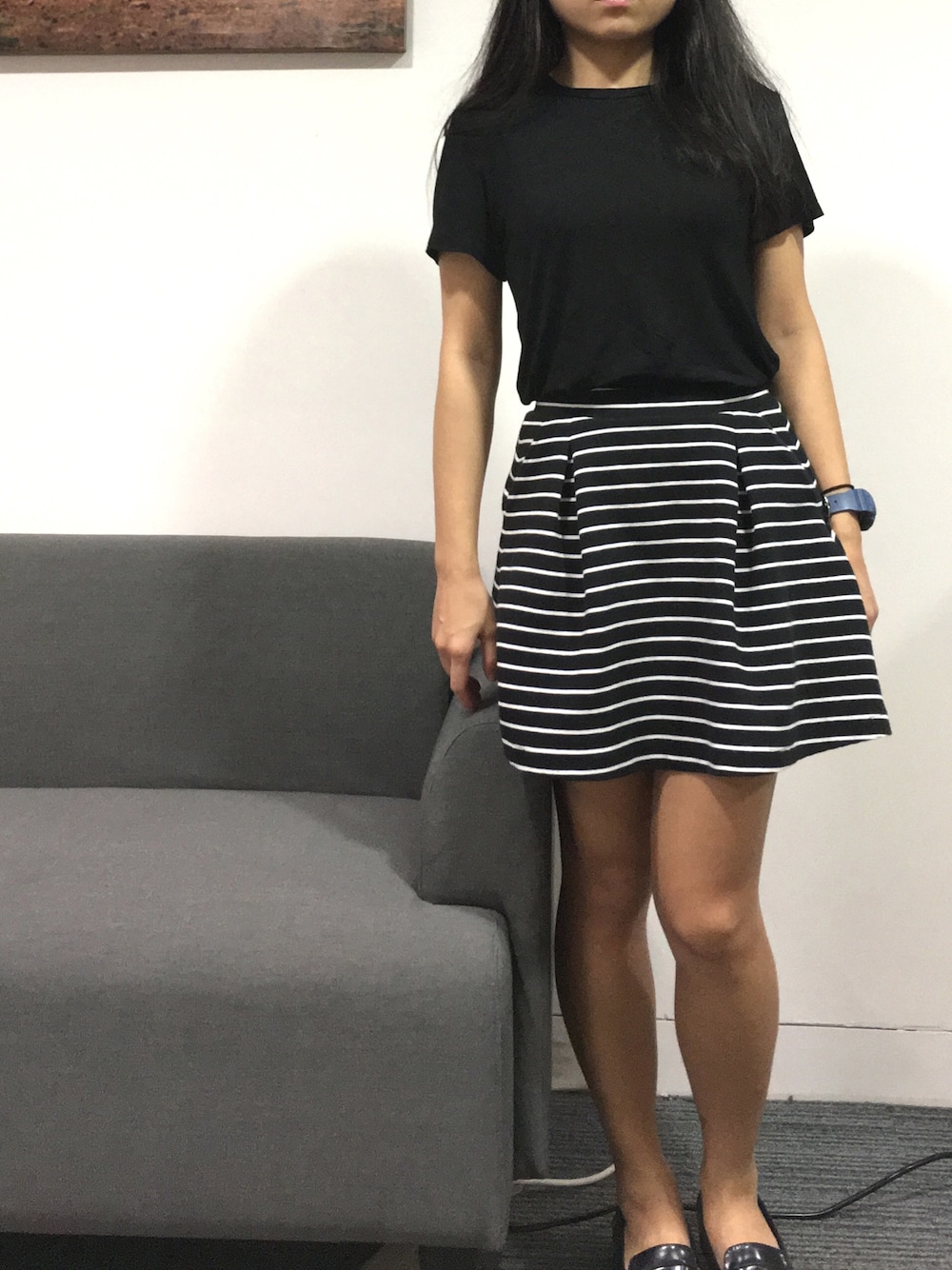 「office style、stripe、black and white、girl」｜「UNIQLOのアイテム（スカート、その他）」を使った、miss c.さん（レディース・151cm）の夏コーディネートの1枚目の写真