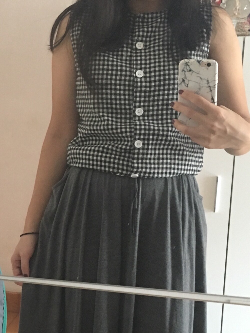 「UNIQLOのアイテム（スカート、グレー系）」を使った、miss c.さん（レディース・150cm）の秋コーディネートの1枚目の写真